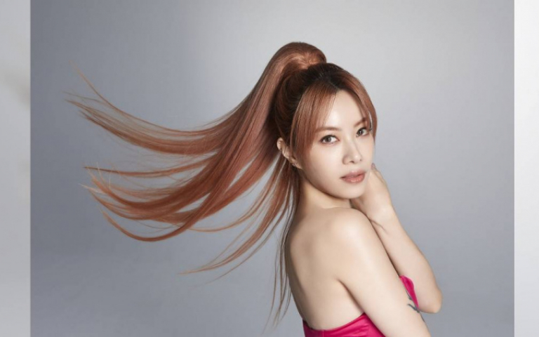 徐懷鈺大露「香肩美背」　親曝身材緊實保養秘訣