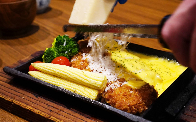 起士控「凍未條」　熔岩牽絲╳酥炸豬排碰撞新美味