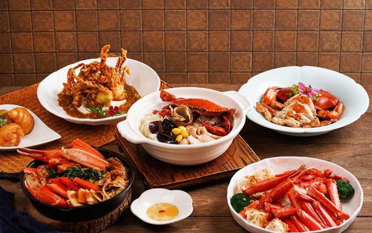 大啖時令蟹蟳、陽澄湖大閘蟹、還有松葉蟹吃到飽！醉月樓、遠東CAFÉ中西聯手，滿足饕家味蕾