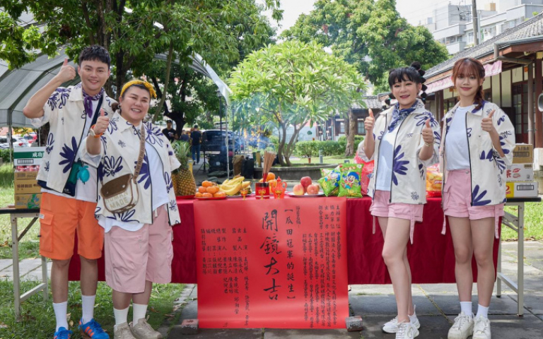 許富凱下田插秧　王彩樺同台林美秀：兒子到底要叫誰媽媽？