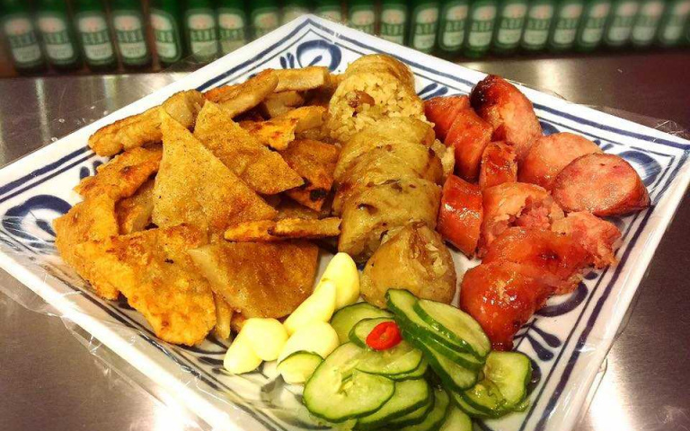 深夜就該來懷舊餐廳大嗑古早味美食!高雄宵夜文第三波來襲 入口即化腿庫飯搭配鱸魚湯超對味(3)