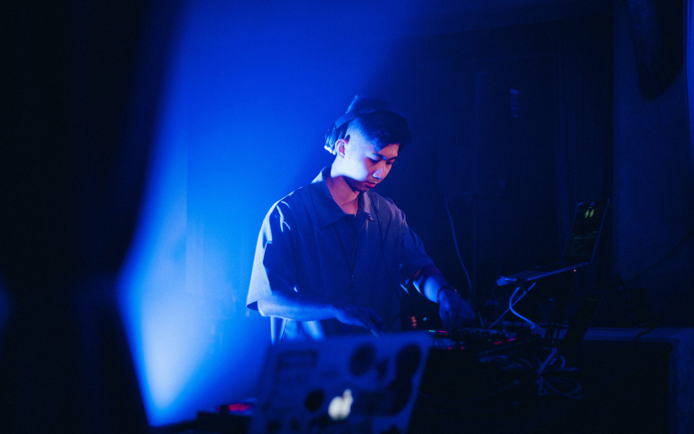 音樂沙龍派對在台中！人氣DJ、樂手合作演出，三款專屬調酒準備喝起來！