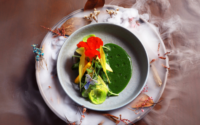 話題新餐廳2／進駐古蹟推廣台灣食材　「132糧倉」無菜單料理首波融合客家風味