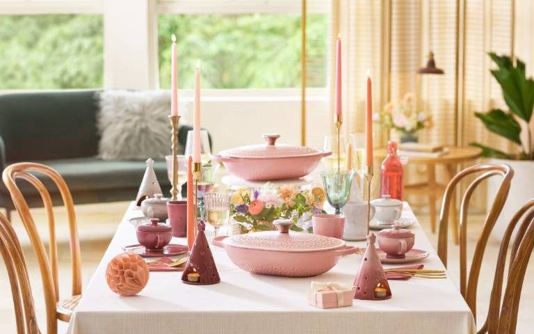 歲末相聚送禮時刻,LE CREUSET「星塵之光系列」廚具,為居家餐廚日常增添質感韻味