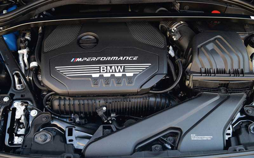 BMW M 135i xDrive　直挑M-BENZ AMG A35