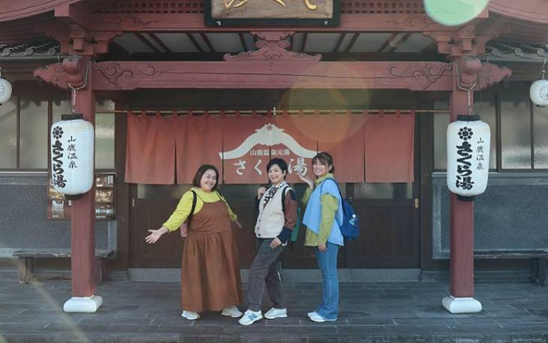 楊貴媚蜜桃臀藏不住　鍾欣凌驚喊「看見活峰」