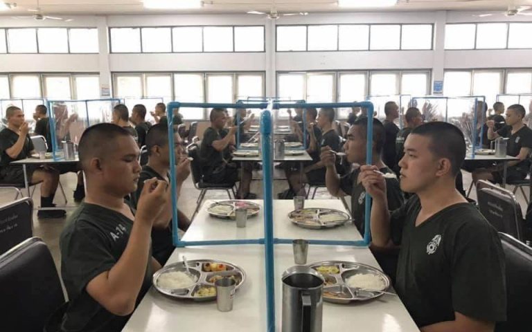 當兵是男人的必經之路,但在這個「國家」當兵吃的怎麼這麼好?