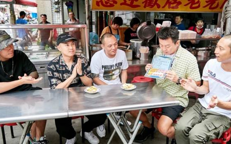 浩子回鄉陪吃陪玩 慘讓庹宗康遭雞驚