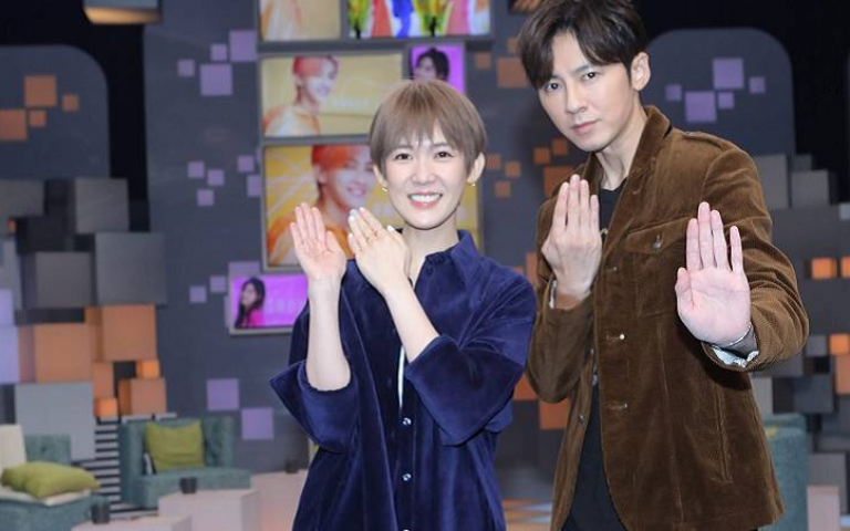 李國毅口紅膠塗嘴唇被黏住　孫可芳為蟑螂翻臉男友劉冠廷