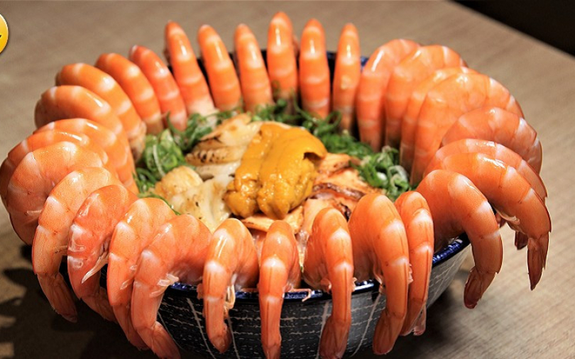 風靡海鮮控IG美食！　台南「城前爆丼」活白蝦包圍海膽超澎派