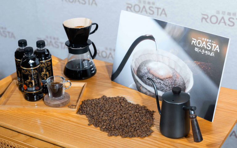 咖啡控看過來!「ROASTA洛塔咖啡」職人手沖口感,通過米其林三星主廚盲測考驗!