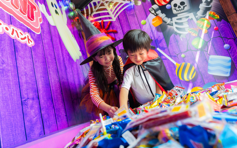 萬聖節限定！日本樂高樂園拼8公尺巨大樂高積木池，樂高迷快衝！