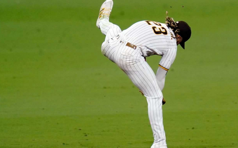 「瑪利歐」兩段式跳躍真的有人可以做到? MLB 聖地牙哥教士球星Fernando Tatis Jr.做到了!