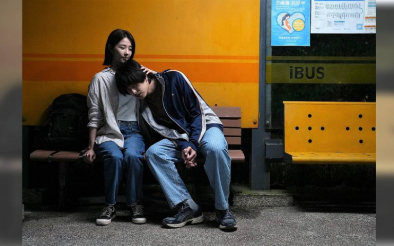 女神貼胸口聽心跳又捧臉殺　邵雨薇化身天使拯救曾敬驊