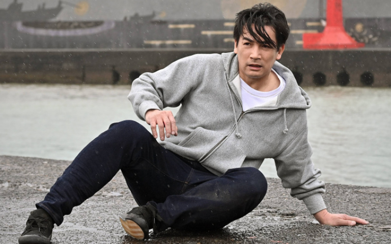 拍戲中槍又落海...伊正享受其中：有解放的感覺