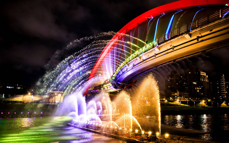 「2025台北水舞嘉年華」登場！連續37天夢幻升級、超人氣卡通IP輪番亮相