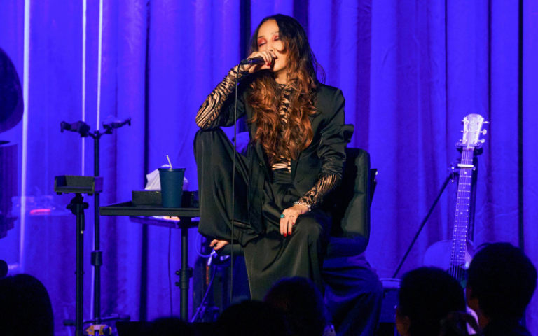 中島美嘉上台前先嗑滷肉飯　盛讚台粉素質好