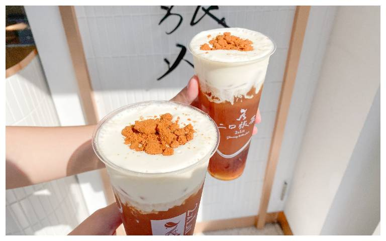 「蘋香肉桂」搭配「Lotus比利時蓮花脆餅」享受口感盛宴 加$1元就送招牌錫絨紅茶奶霜