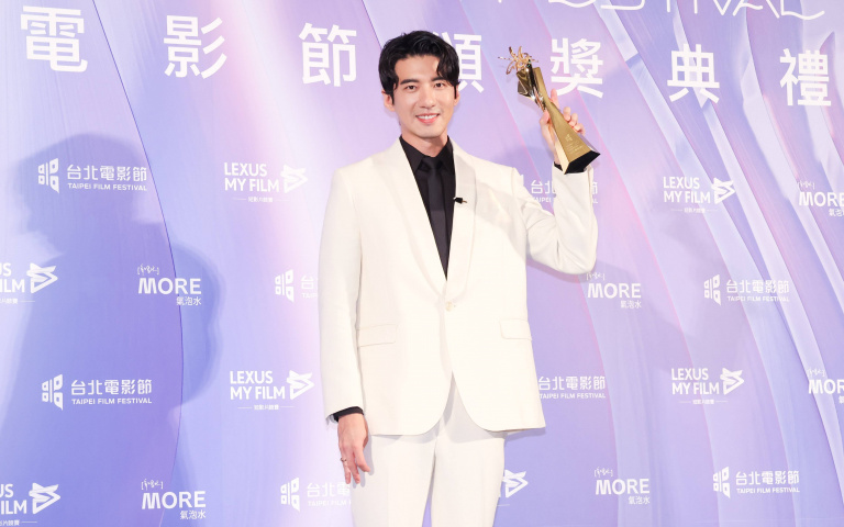 北影25／傅孟柏奪最佳男配角忘謝女友　現掏幸運串珠喊：拿金馬