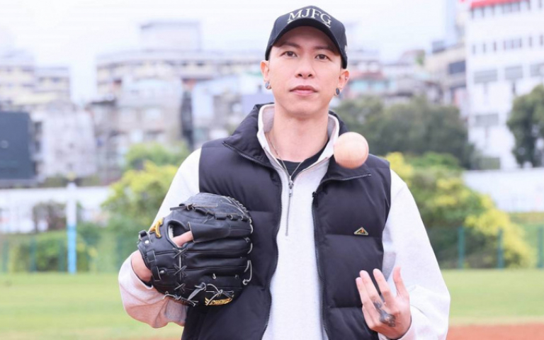 頑童小春恢單4年認有寶貝 小家庭曝光遭虧官腔