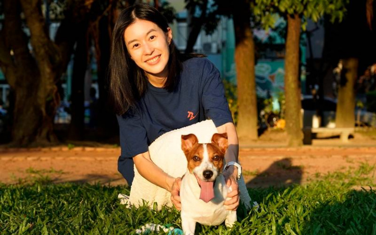 寵物情緣／廖曉彤養到「懂手語」神犬　半夜突來舔耳朵竟是為了這件事