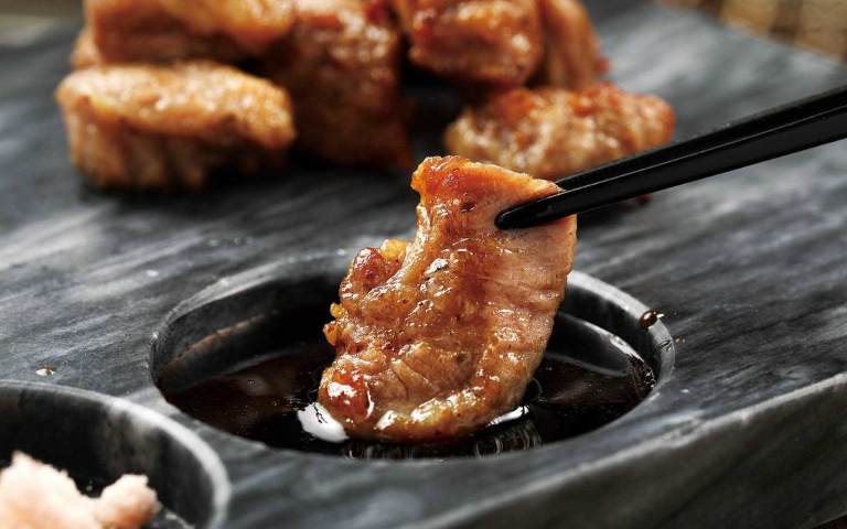 燒肉超有哏3/油花 迴轉吧!燒肉! 迴轉台輕鬆拿