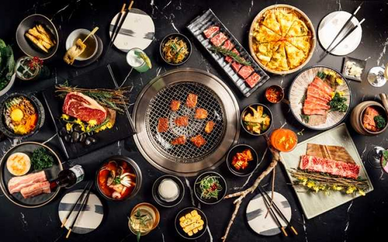高空景觀餐廳又一家!信義區新開幕「韓式燒肉餐酒館」 打造「雞尾酒+燒肉」成亮點