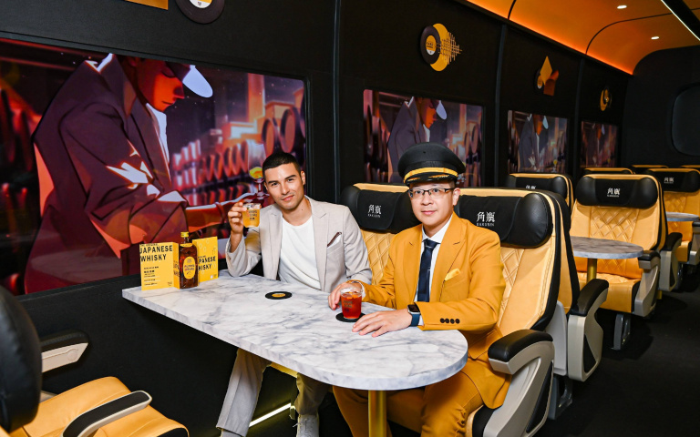 全台首創有意思！列車互動潮流酒吧「通車」　詩人聯名日本酒限量開賣