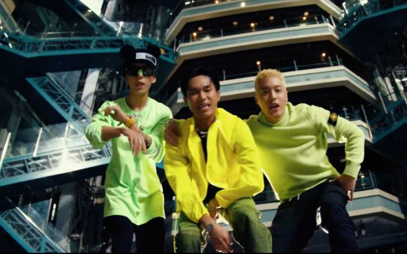 台日韓三強聯手　周湯豪新年洩賀禮