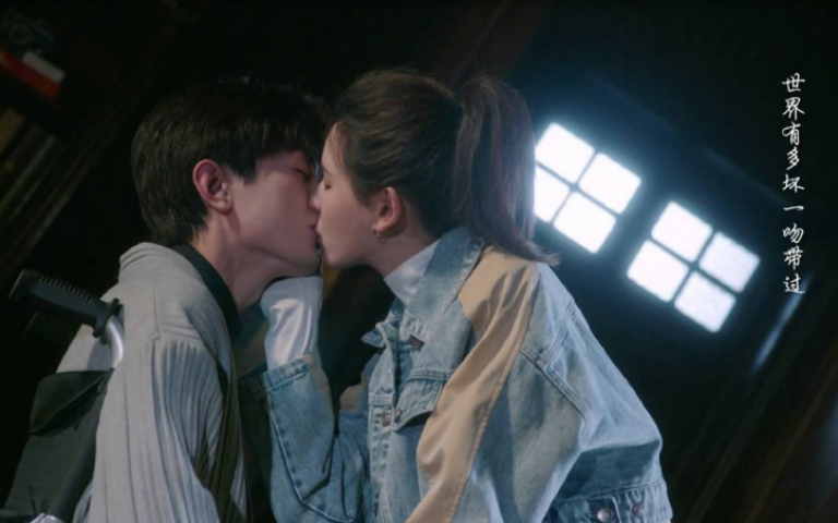 吻戲破百場　成毅、張予曦親好親滿「輪椅吻」太甜蜜