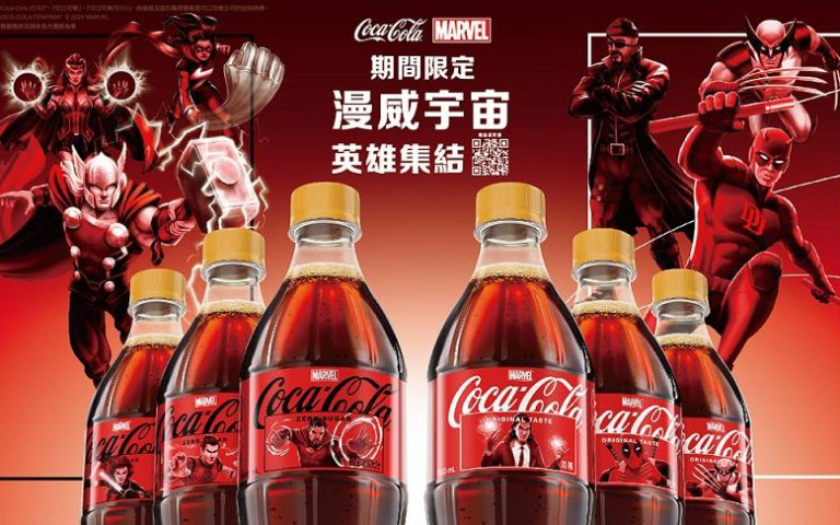 漫威迷集合!巨型英雄造型「可口可樂」販賣機現身西門町,打卡抽限量好禮!