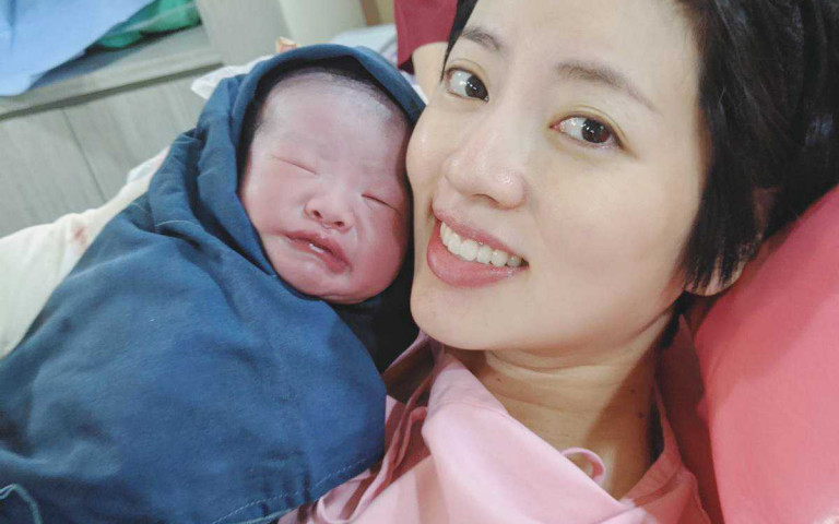 阿諾奮戰7小時　一早喜獲雙魚座女兒「丁香魚」