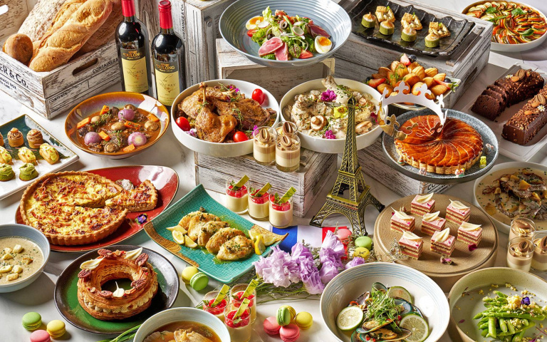 飯店推法式料理、甜點！奶油蘑菇白酒燉雞、國王派等各種美食開吃！