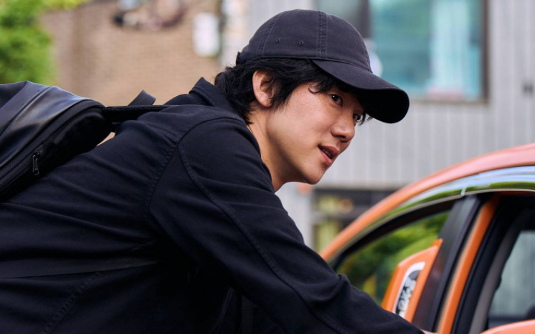 柳演錫再披白袍背後目的嚇壞人　39歲扮高中生直呼有壓力