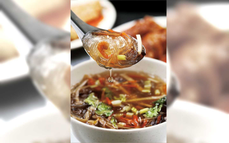 萬華巷仔食旅1/廟埕古早味—阿海雞捲 酥香誘人