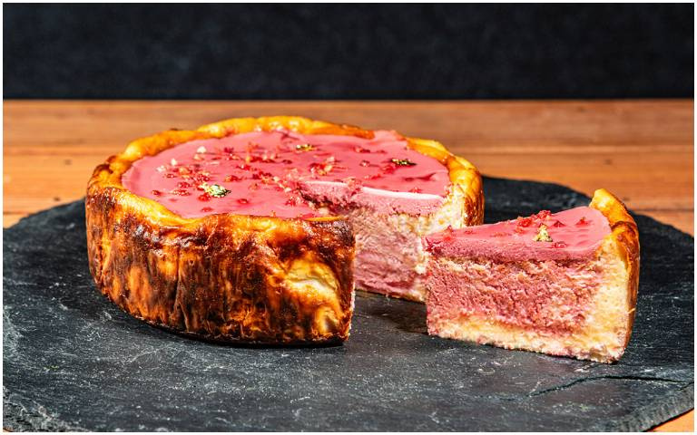 絕美桃紅花旗木就在苗栗大湖「巧克力雲莊」！母親節限定莓果巴斯克新上市！預購享85折再送莊園門票