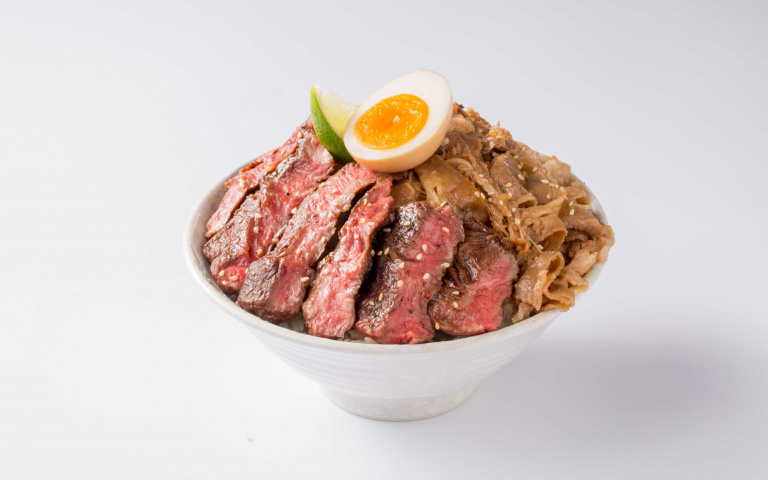 肉食控快過來!知名丼飯推「免費菜換肉」超狂優惠 升級成厚切牛排「只要39元」!