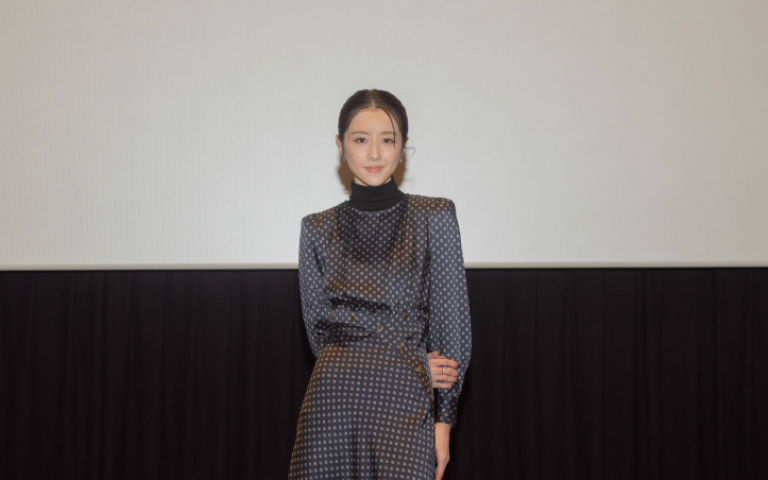 邵雨薇新電影接演新聞主播　實習採訪、播音：我非常緊張