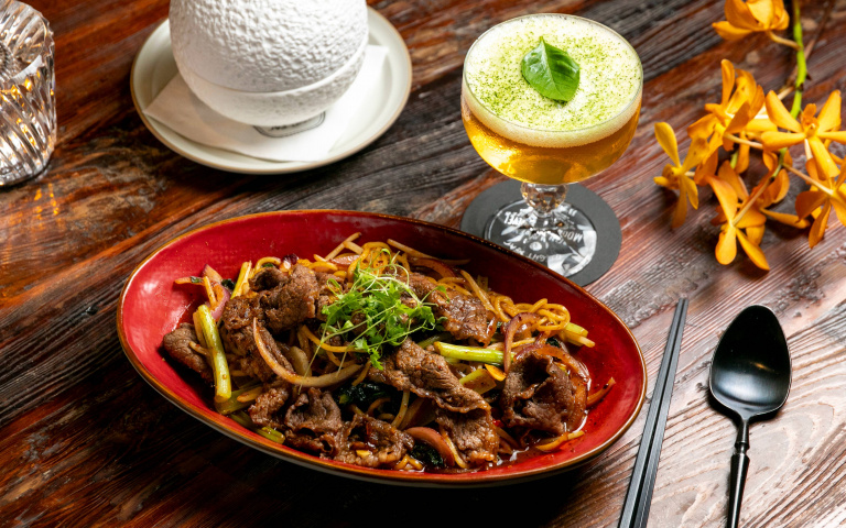 小酌新地標4／永心鳳茶入夜後華麗變身lounge bar　「月光茗酊室」以茶調酒與台洋混合料理協奏