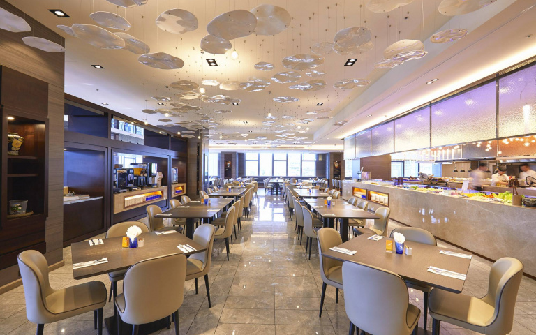 台北飯店燈會活動,打卡享好禮!自助餐廳屬兔兩人同行8折!
