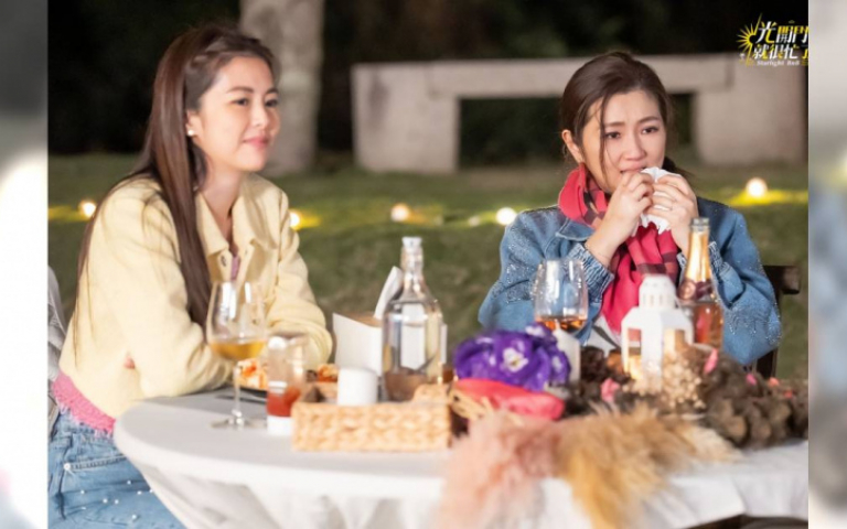 任容萱送驚喜慶祝小腰果到來　Selina感動潰堤哭到眼睛睜不開