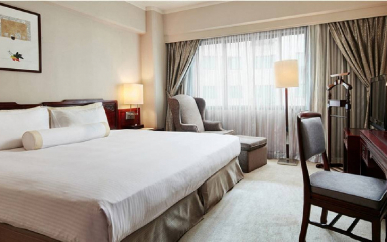 線上旅展搶好康　持華航登機證入住飯店免費升等套房　超值餐券最低250元起