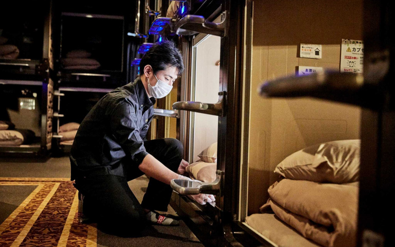 日本「膠囊旅館」搶攻租屋市場!每月一萬台幣就能享有包餐住宿