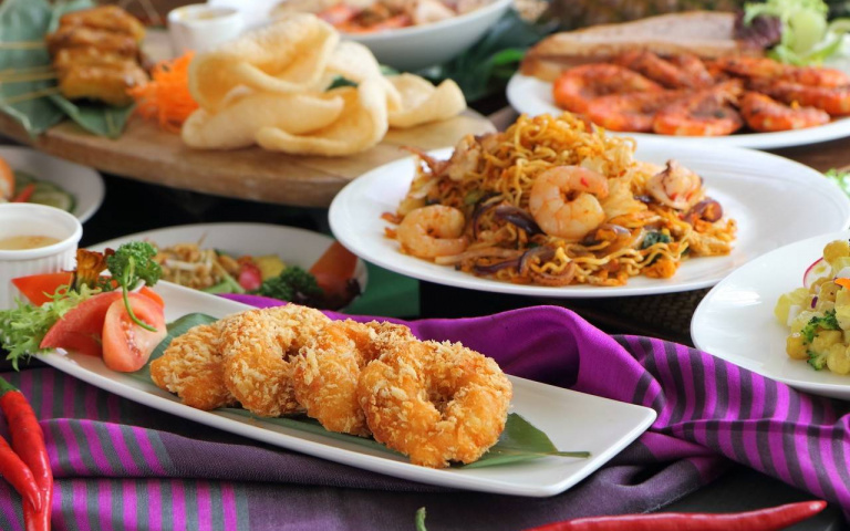 南洋美饌吃到飽!台北老爺時令美味上菜,加價送龍蝦、日料油鮪赤肉一次品嚐!