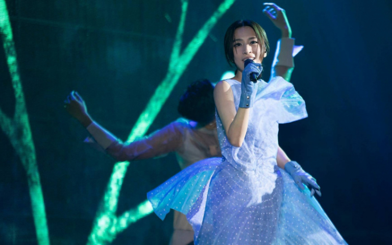 演出喊卡後首發聲 田馥甄落淚:慶幸能保護大家安全