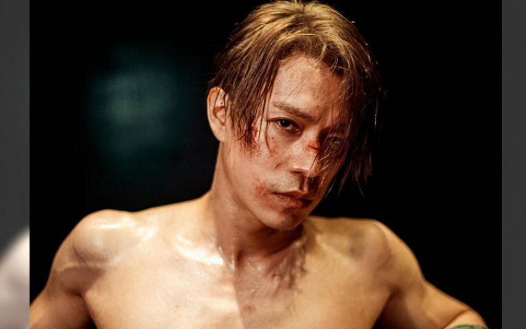 劉家凱陷低潮狂挨揍　帥臉慘被打成豬頭