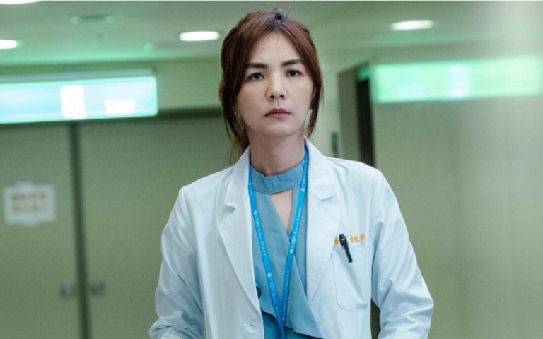 Ella睽違九年演台劇　「化身鋼鐵女醫」對戲兩大男神