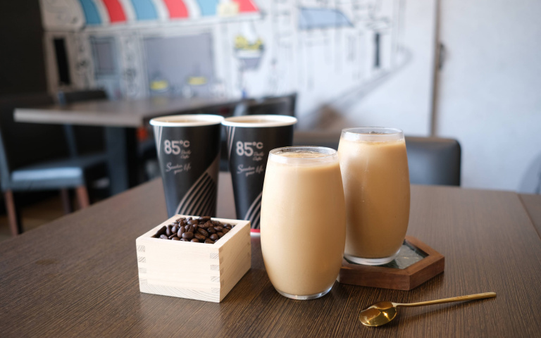 快掏身分證！名字有「光、棍」的人，85℃這款飲品只要11元！