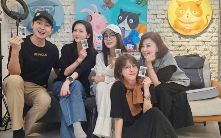 簡沛恩迎接50歲生日　曝陳美鳳少根筋「怕她回不了家」