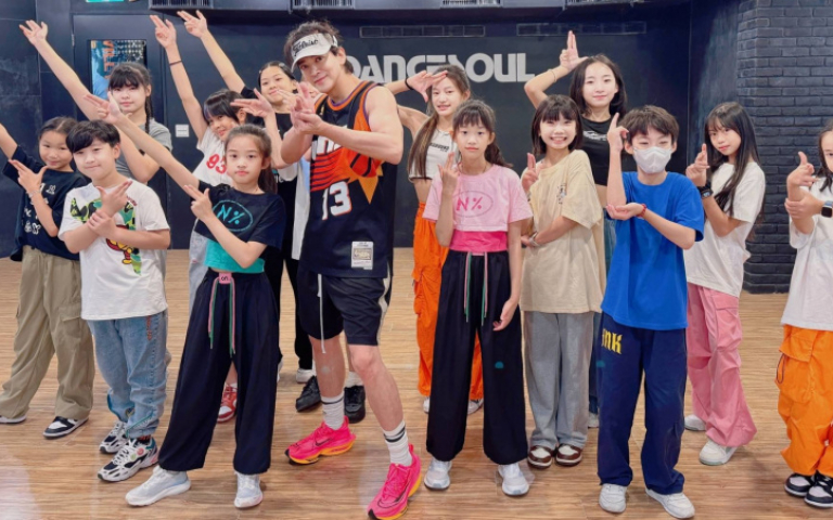 陳曉東「1打15」當孩子王 一雙女兒多多及朵朵助攻蛋